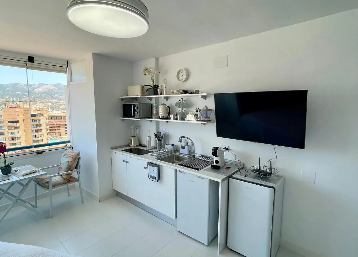 Sunny Beachside Retreat With Mountain And Sea Views Fuengirola Španělsko