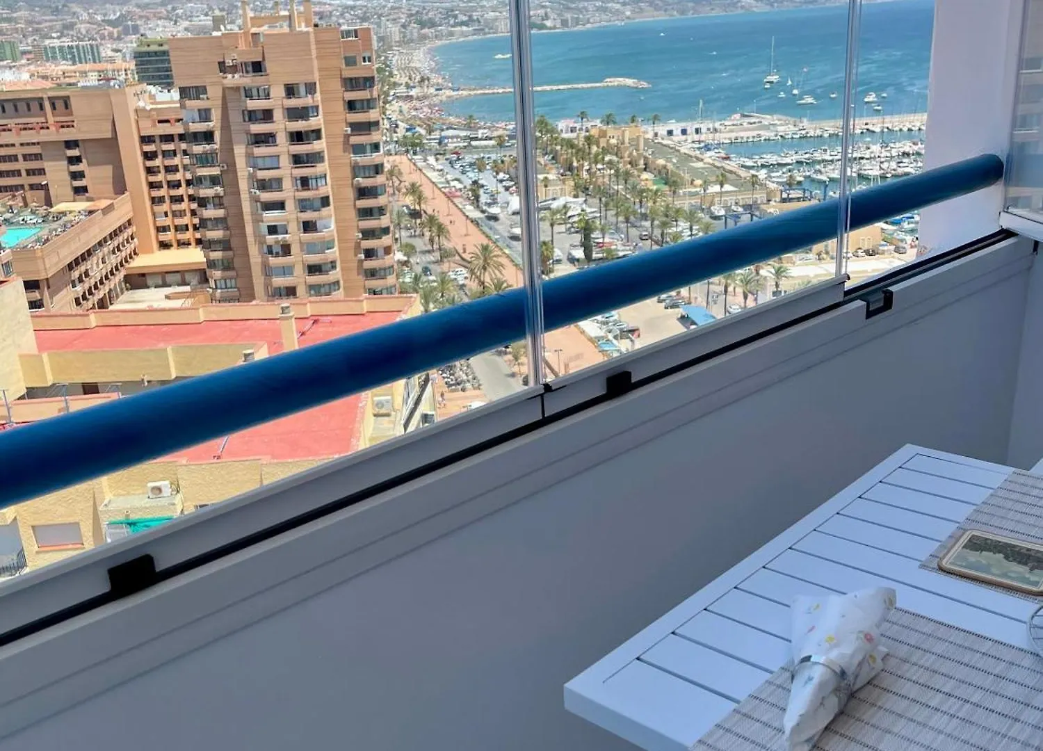 Sunny Beachside Retreat With Mountain And Sea Views Fuengirola 0*,  Španělsko